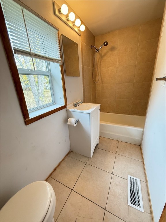 Hempfield Twp, Pennsylvania 16125, United States, 2 Bedrooms Bedrooms, ,1 BathroomBathrooms,Residential,Active,234630