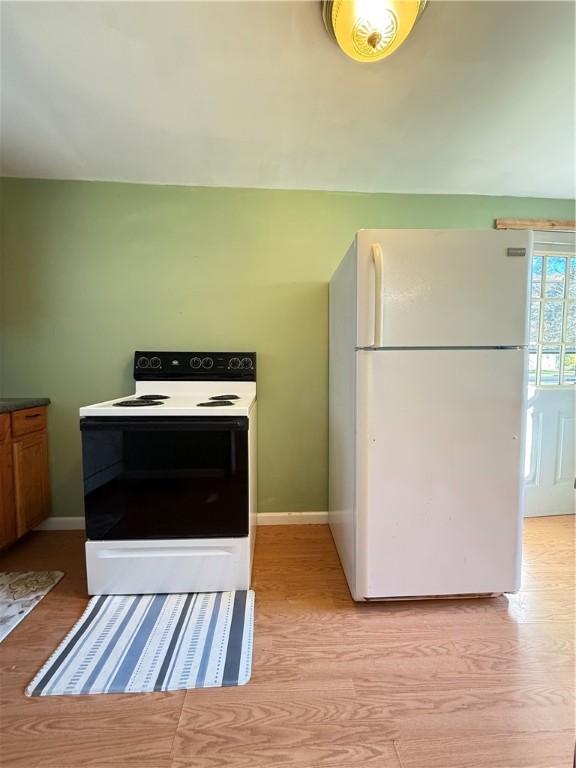 Hempfield Twp, Pennsylvania 16125, United States, 2 Bedrooms Bedrooms, ,1 BathroomBathrooms,Residential,Active,234630