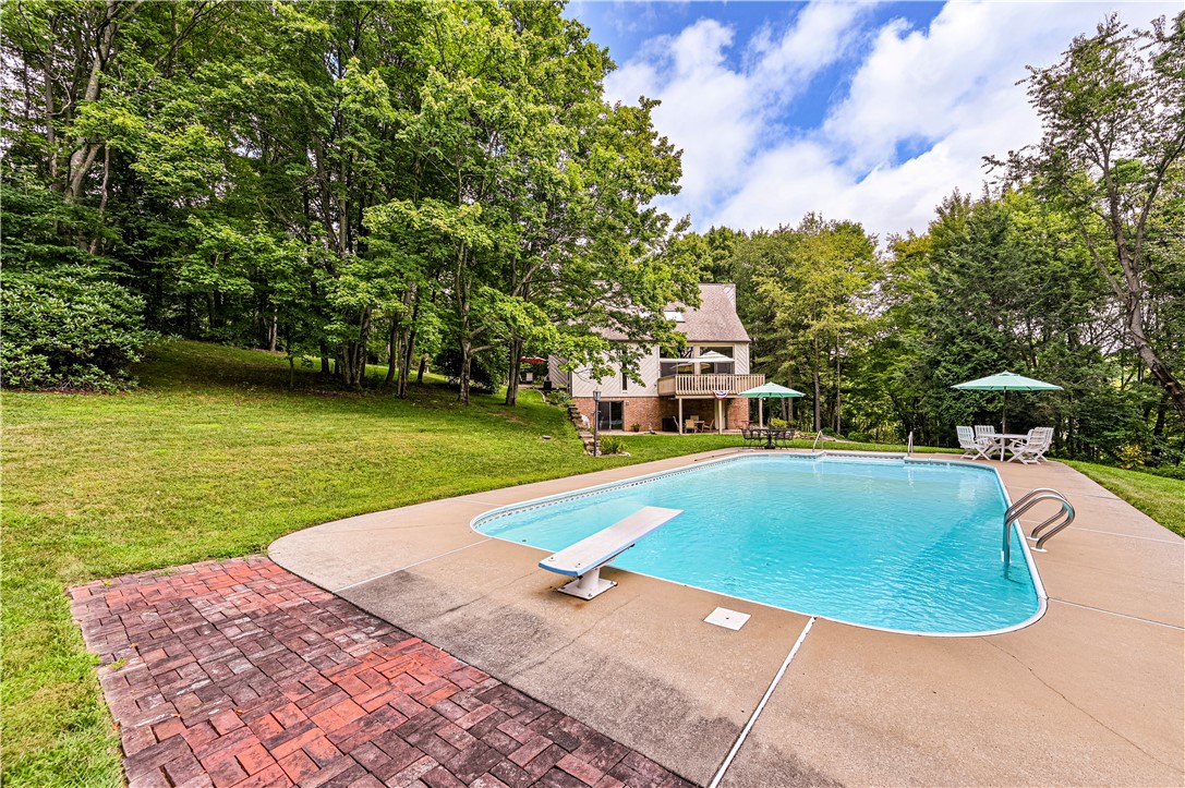 Salem Twp, Pennsylvania 15601, United States, 3 Bedrooms Bedrooms, ,4 BathroomsBathrooms,Residential,Active,210252