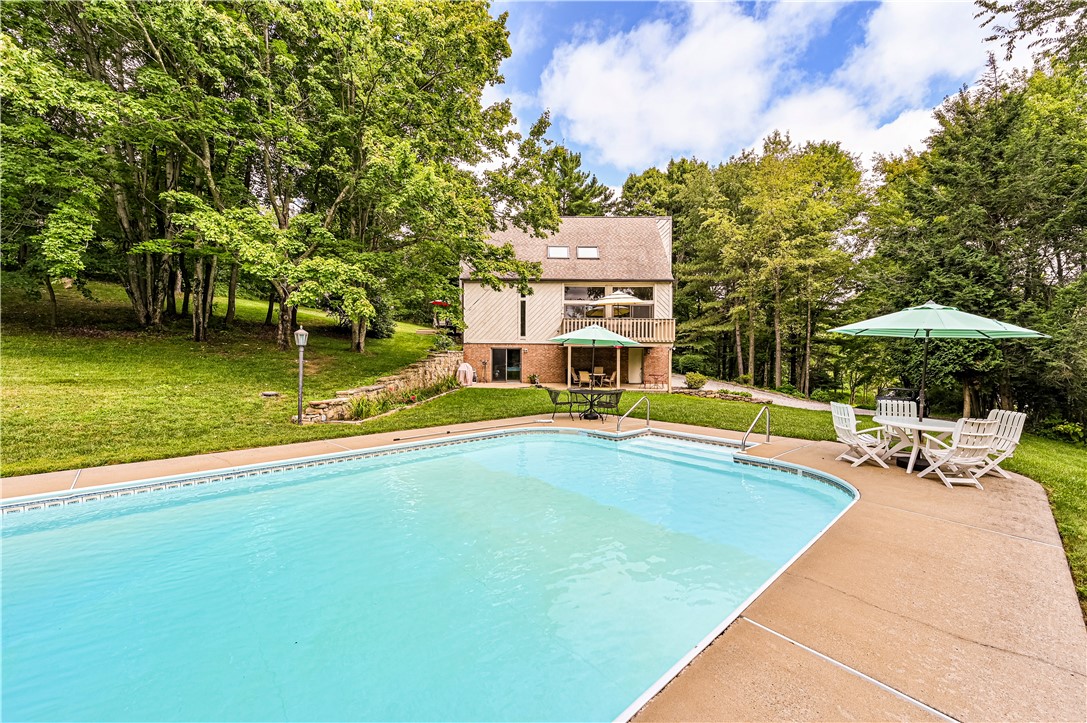 Salem Twp, Pennsylvania 15601, United States, 3 Bedrooms Bedrooms, ,4 BathroomsBathrooms,Residential,Active,210252