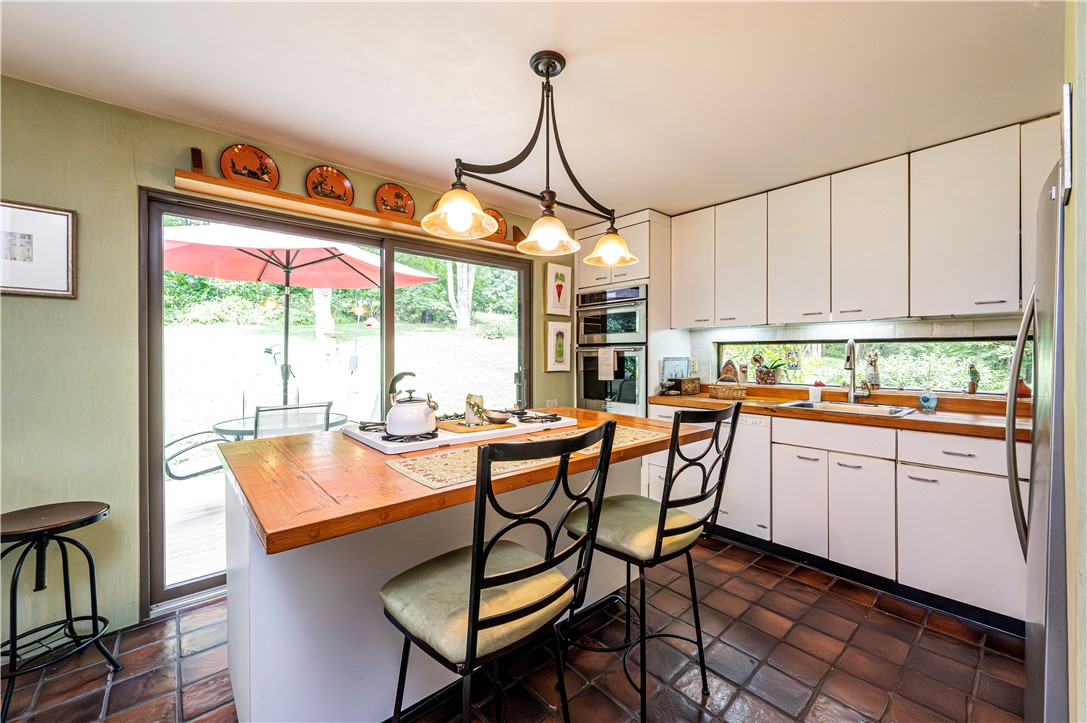 Salem Twp, Pennsylvania 15601, United States, 3 Bedrooms Bedrooms, ,4 BathroomsBathrooms,Residential,Active,210252