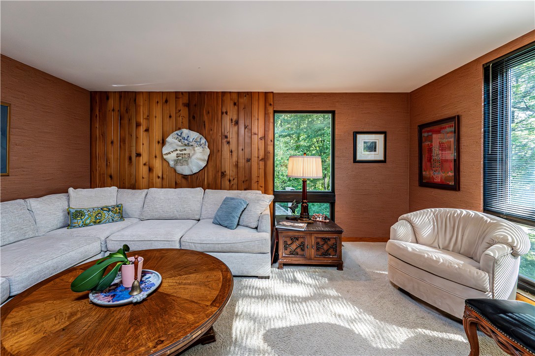 Salem Twp, Pennsylvania 15601, United States, 3 Bedrooms Bedrooms, ,4 BathroomsBathrooms,Residential,Active,210252