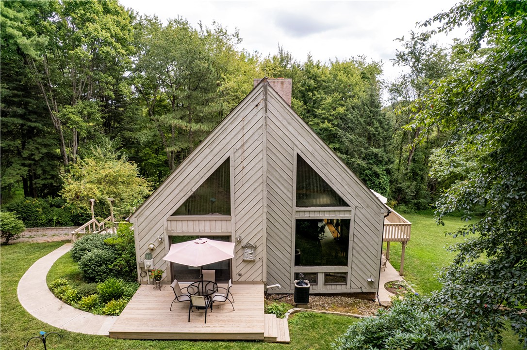 Salem Twp, Pennsylvania 15601, United States, 3 Bedrooms Bedrooms, ,4 BathroomsBathrooms,Residential,Active,210252