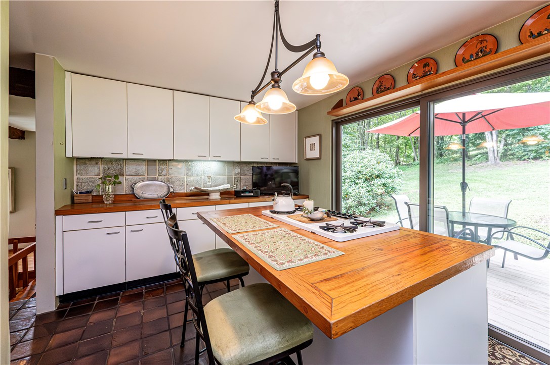 Salem Twp, Pennsylvania 15601, United States, 3 Bedrooms Bedrooms, ,4 BathroomsBathrooms,Residential,Active,210252