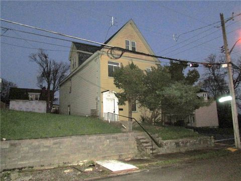 Photo of 527 Delmont Ave, Pittsburgh, PA 15210 (MLS # 1751757)