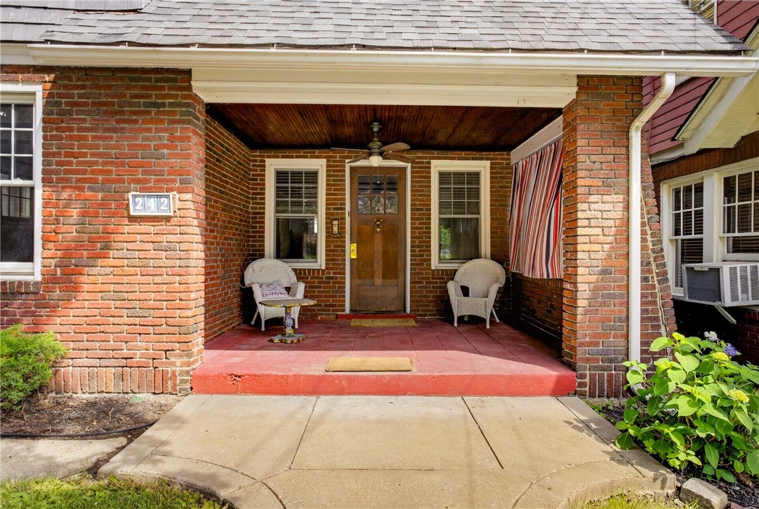 242 Breading Ave