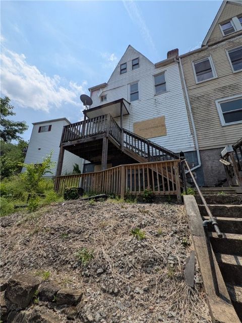 Photo of 709-711 Fruit Way, Mckees Rocks, PA 15136 (MLS # 1732292)