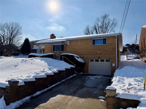 4827 Barberry St Lincoln Place PA 15207