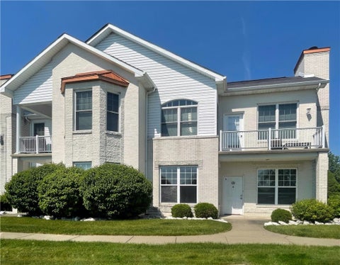 Photo for 222 Adams Pointe Blvd 6