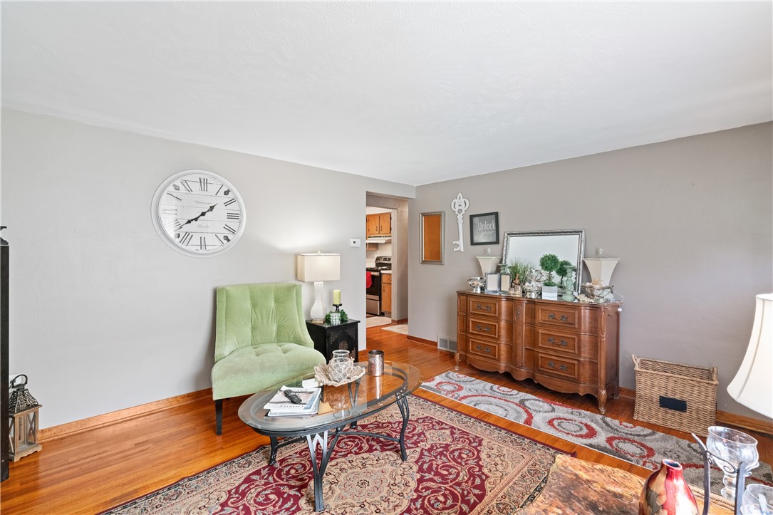 402 Sandy Hill Rd