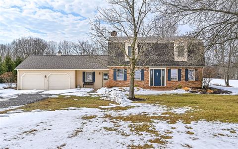 Photo of 656 Bairdford Rd, Gibsonia, PA 15044 (MLS # 1741218)
