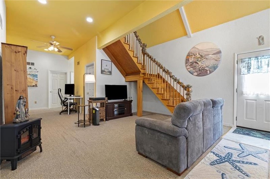 248 E Pike Street St, Houston, Pennsylvania image 10
