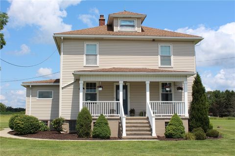 Photo of 126 Uschak Rd, Derry, PA 15627 (MLS # 1762583)