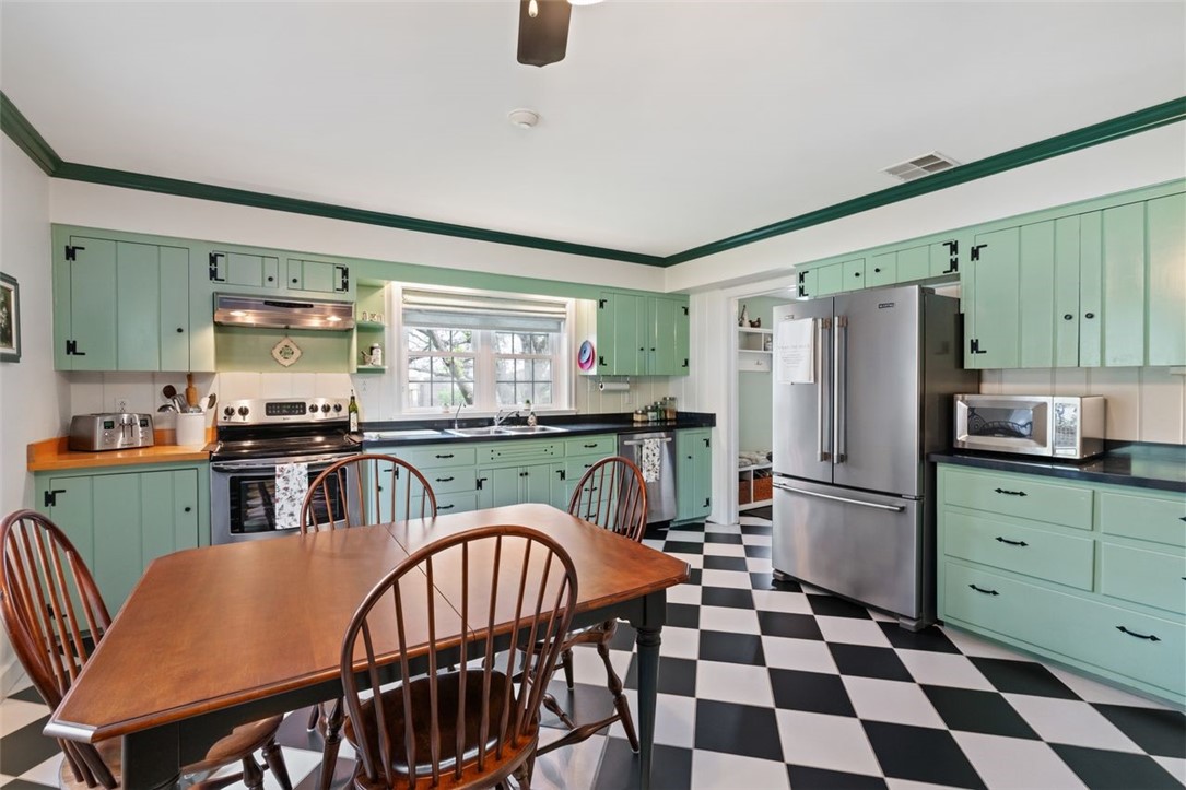 861 Weldon St St, Latrobe, Pennsylvania image 7