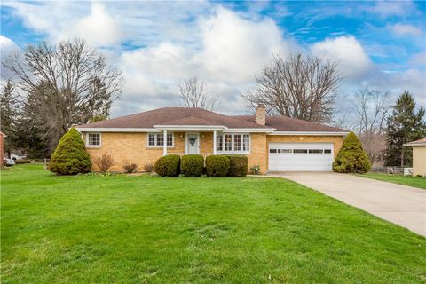 9 Freedom Dr S South Fayette PA 15017