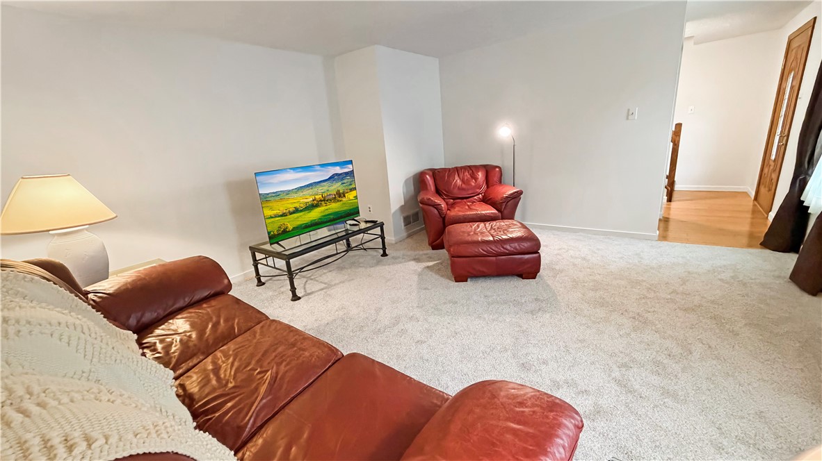 103 Lakeview Dr