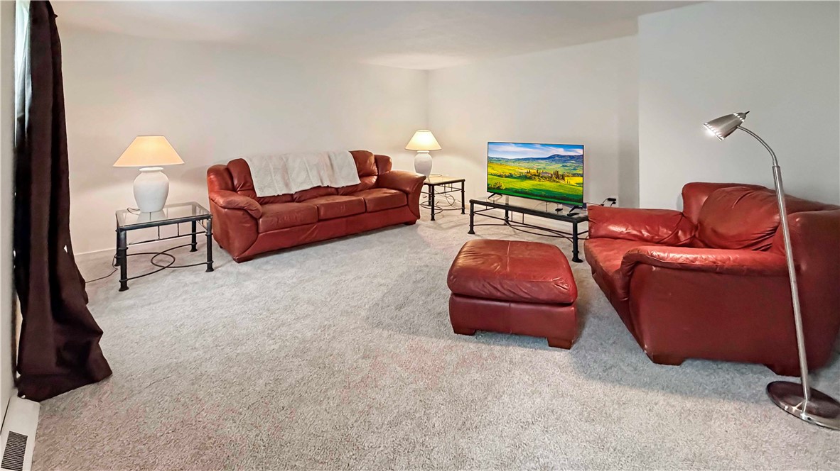 103 Lakeview Dr