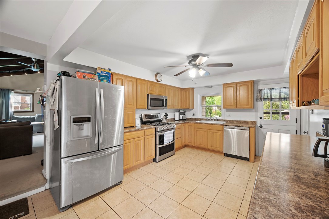 3416 Sterling Dr Dr, Bethel Park, Pennsylvania image 8