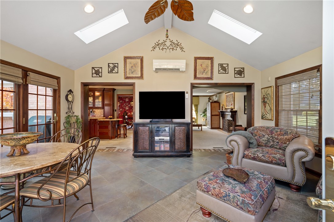 Pine Twp, Pennsylvania 15044, United States, 4 Bedrooms Bedrooms, ,3 BathroomsBathrooms,Residential,Active,242265