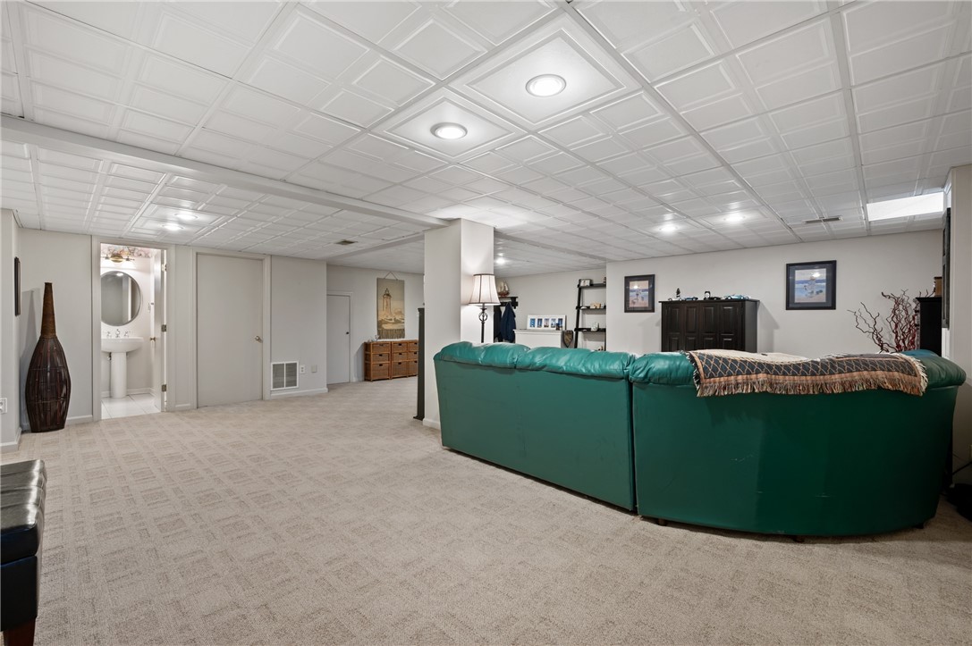 Pine Twp, Pennsylvania 15044, United States, 4 Bedrooms Bedrooms, ,3 BathroomsBathrooms,Residential,Active,242265