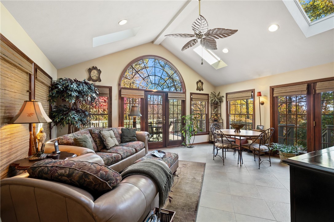 Pine Twp, Pennsylvania 15044, United States, 4 Bedrooms Bedrooms, ,3 BathroomsBathrooms,Residential,Active,242265