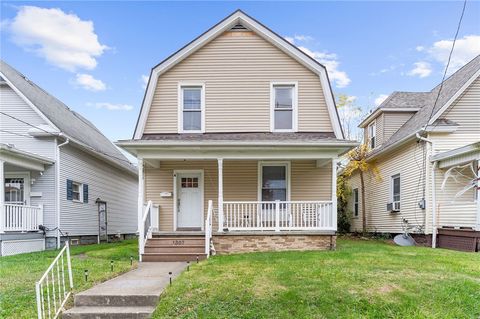 Photo of 1307 Huron Ave, New Castle, PA 16101 (MLS # 1727454)