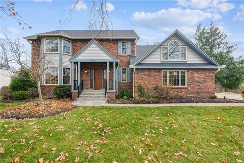 Photo of 2637 Rossmoor Dr, Pittsburgh, PA 15241 (MLS # 1731858)