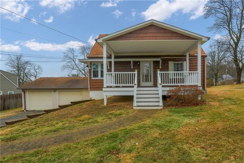 Photo of 315 South Dr, Valencia, PA 16059 (MLS # 1742188)