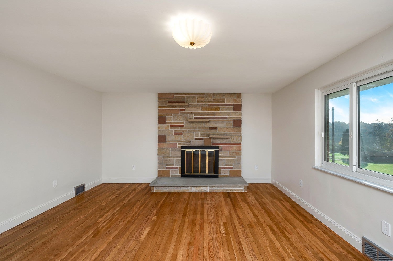 349 Dinnerbell Rd