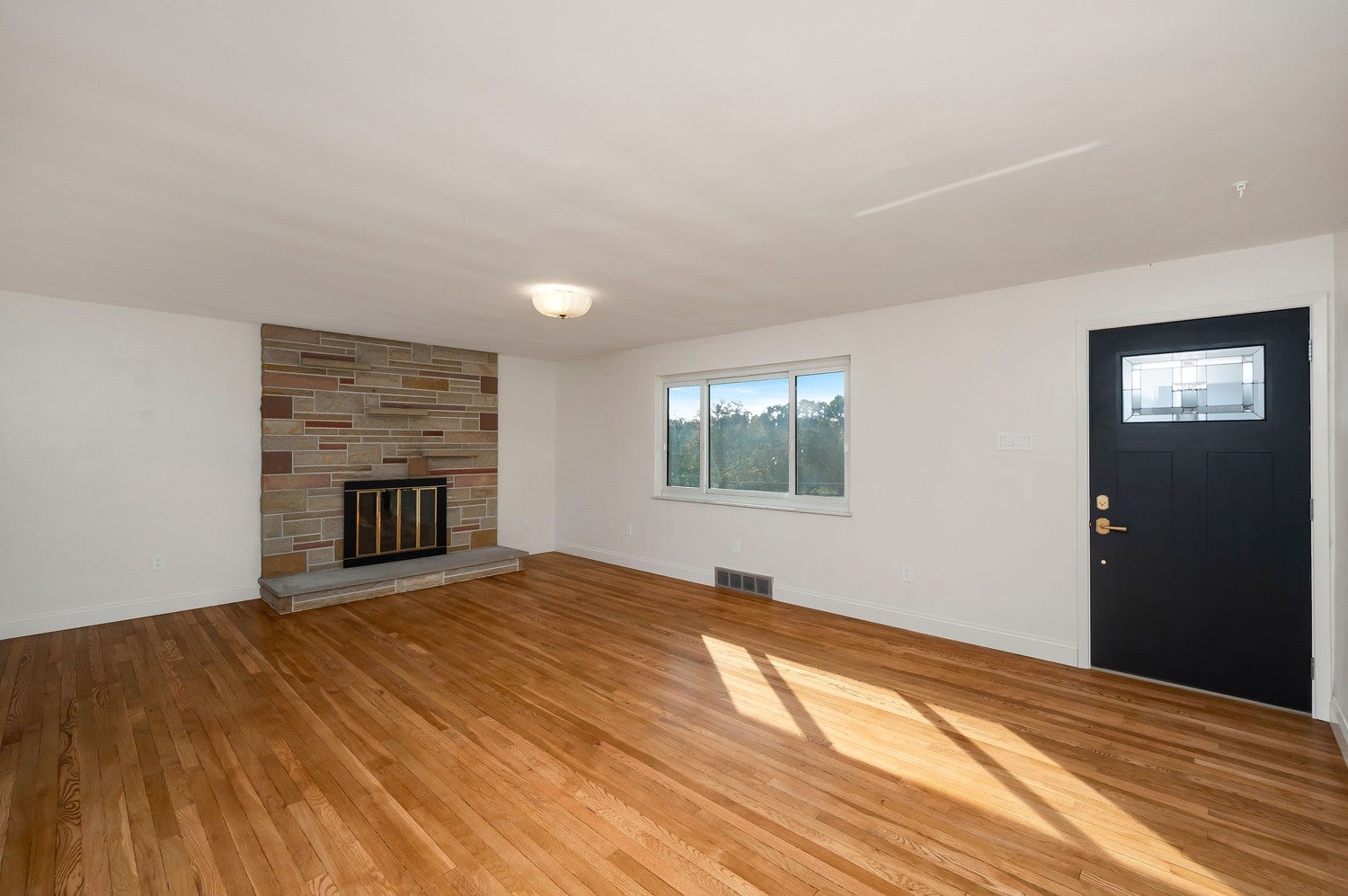 349 Dinnerbell Rd
