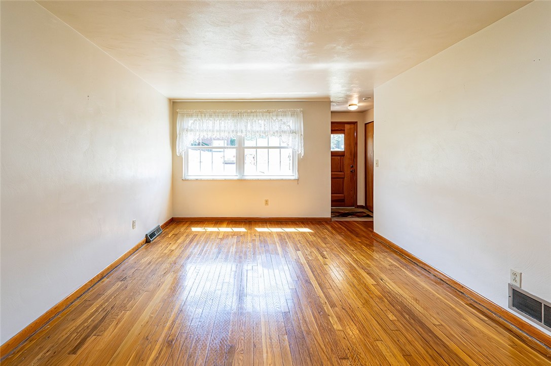 North Huntingdon, Pennsylvania 15642, United States, 4 Bedrooms Bedrooms, ,2 BathroomsBathrooms,Residential,Active,167883