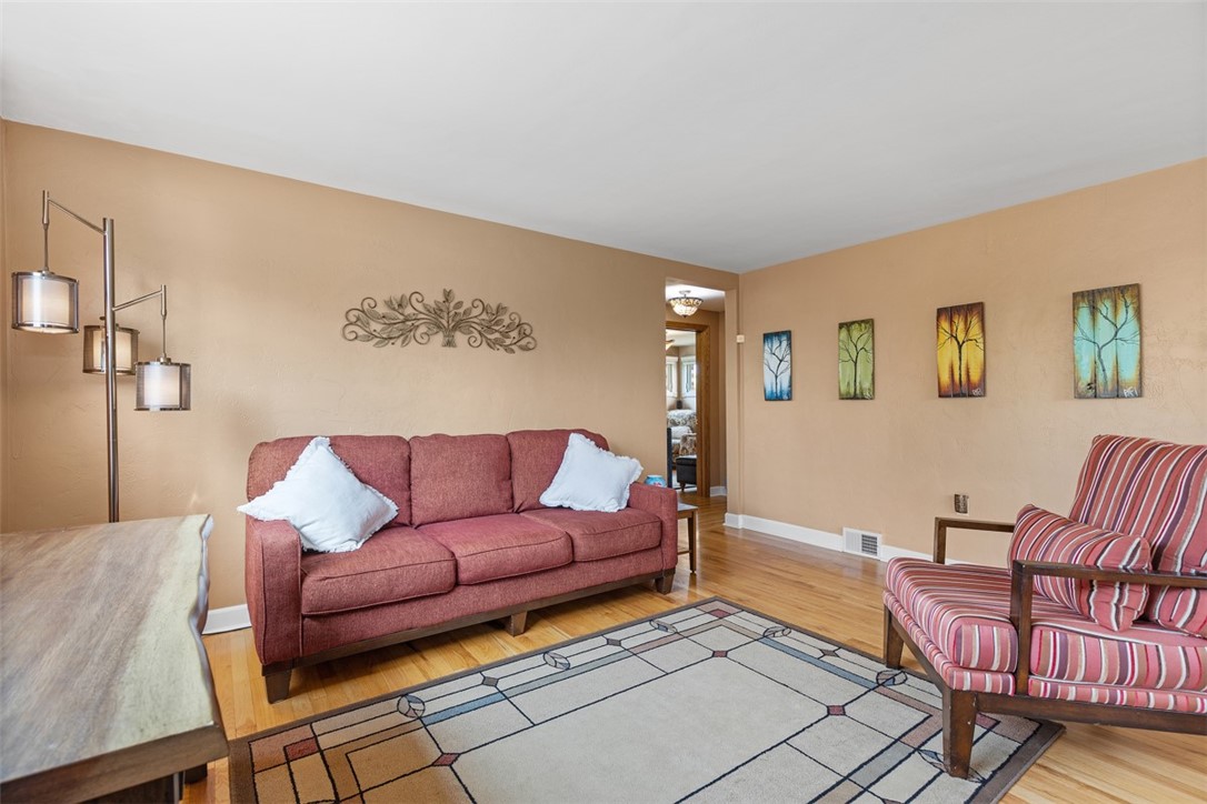 5583 Annetta Drive Dr, Bethel Park, Pennsylvania image 4