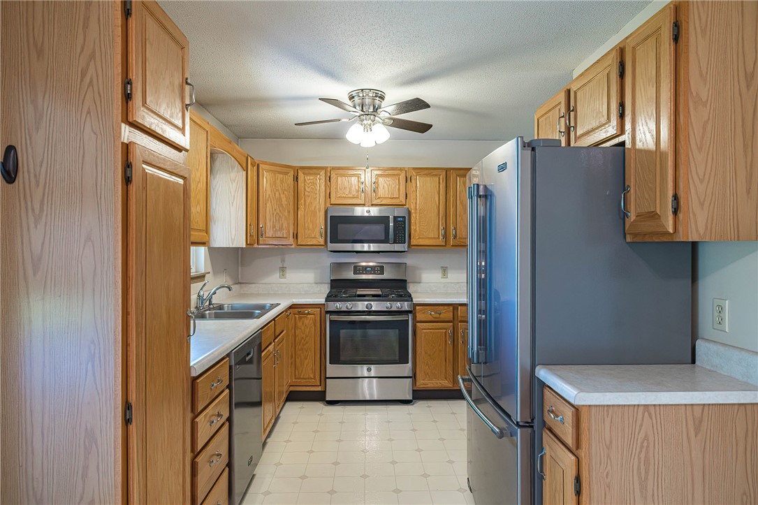 10324 N Park Dr, Lake City, Pennsylvania image 4