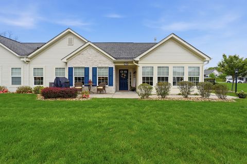 Photo of 300 Spring Valley Drive, Zelienople, PA 16063 (MLS # 1752575)