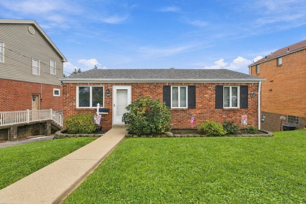 2810 SOULIER ST, PITTSBURGH, PA 15227 - Image 18241fc8372e3cfb390812d2a2c8e16d/4062980861