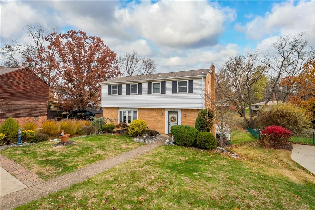 Photo of 1535 Theresa Ave, South Park, PA 15129 (MLS # 1733320)