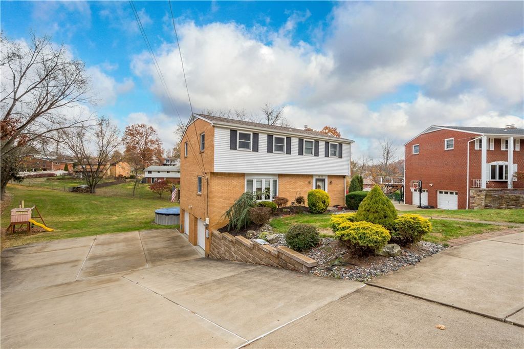 Photo of 1535 Theresa Ave, South Park, PA 15129 (MLS # 1733320)