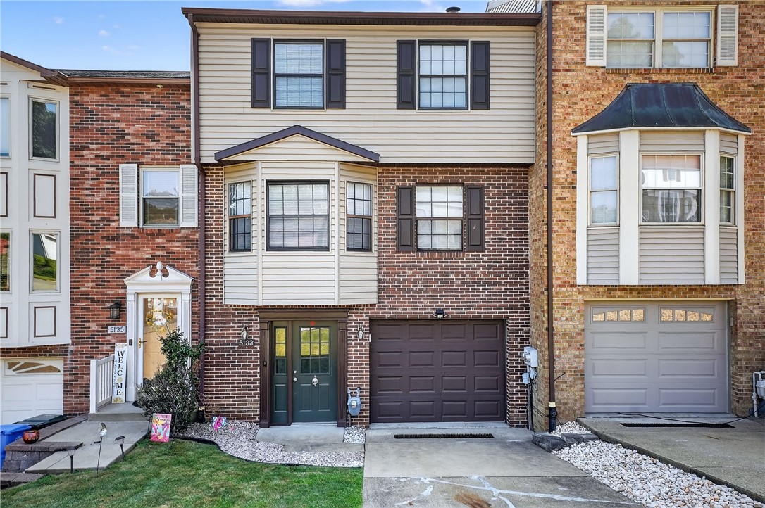 Whitehall, Pennsylvania 15236, United States, 3 Bedrooms Bedrooms, ,3 BathroomsBathrooms,Residential,Active,189557