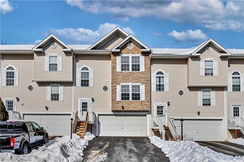 Photo of 520 Ten Points Ln, Cranberry Twp, PA 16066 (MLS # 1739265)