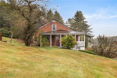 Homes For Sale - 3781 Glades Pike Pike<br/> Somerset, PA 15501