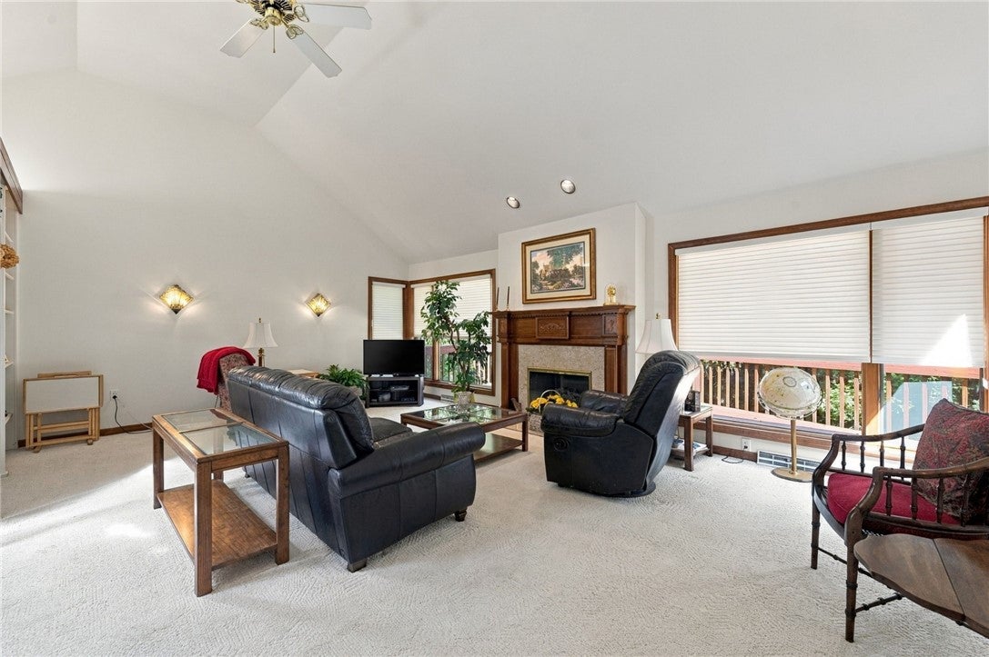 10040 Firethorn Dr.