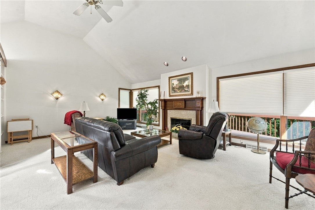10040 Firethorn Dr.