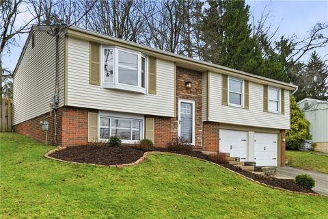 Photo of 557 Thompson Run Rd, Pittsburgh, PA 15237 (MLS # 1743177)