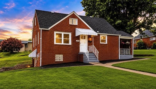 1376 PETERSON DR, CLAIRTON, PA 15025 - Image 19116d3f76f39b663f697334d77351da/28563045