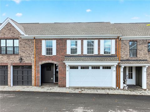 Photo of 419 Roebling Ct, Cranberry Twp, PA 16066 (MLS # 1726248)