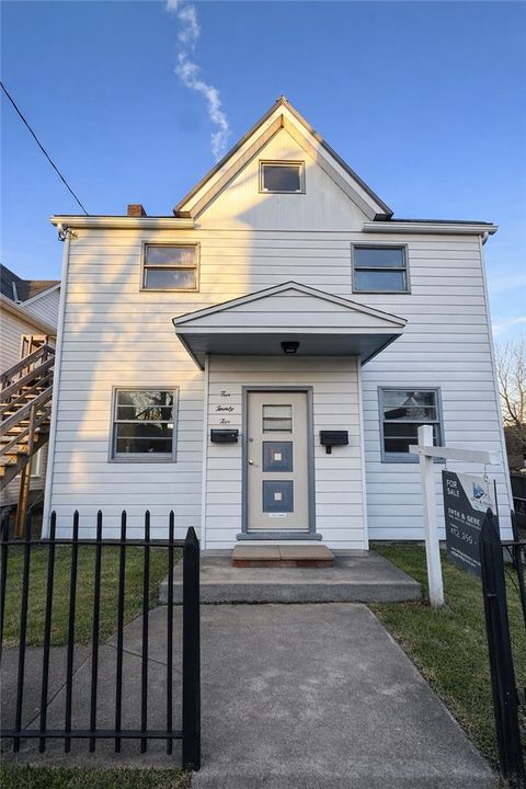 Photo of 1025 Kenneth Ave, New Kensington, PA 15068 (MLS # 1745074)