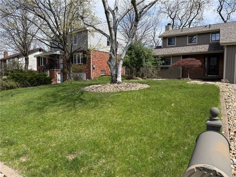 Photo of 17 Cambria Point St, Shaler, PA 15209 (MLS # 1751336)