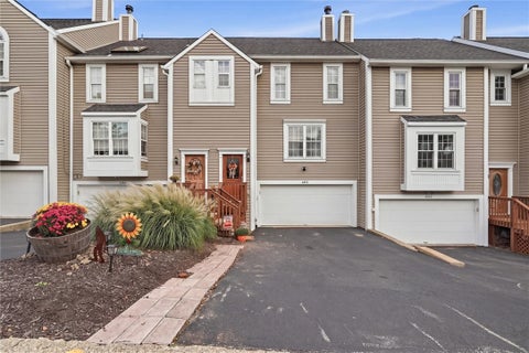 Townhouse For Sale - 2655 Hunters Point Dr Dr<br/> Franklin Park, PA 15090