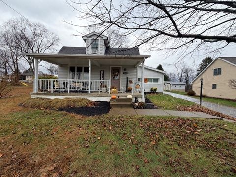 Photo of 708 North Ave, Beaver, PA 15009 (MLS # 1732083)