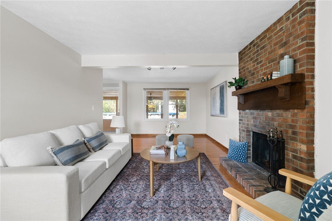 603 Meade Dr